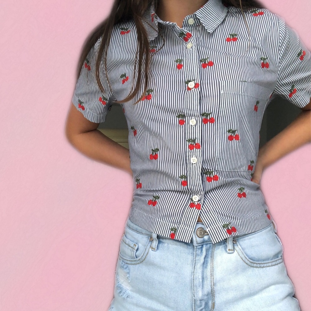 Cherry striped collar blouse Forever 21